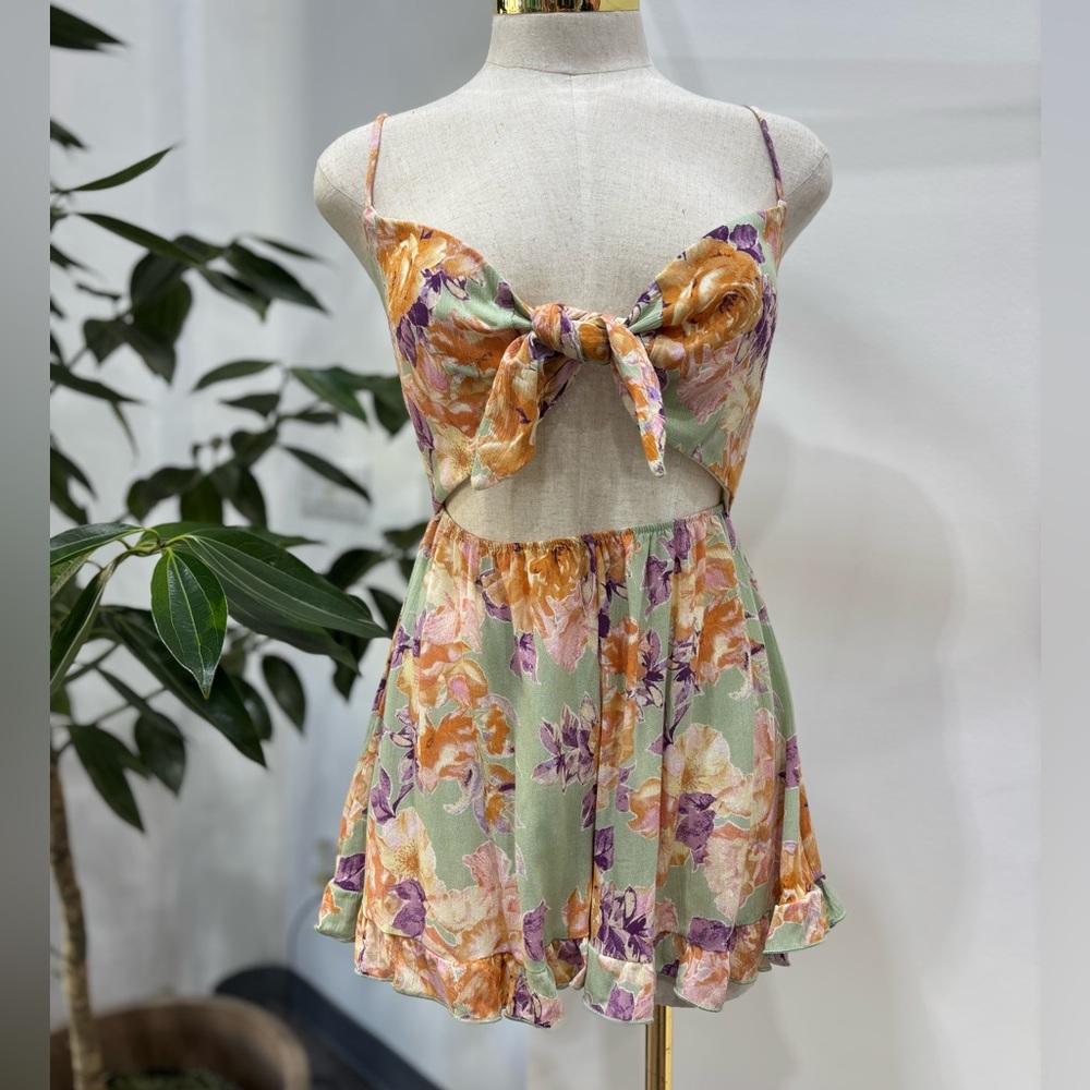 Floral Tie-Front Romper – Sleeveless Cutout Ruffle Playsuit